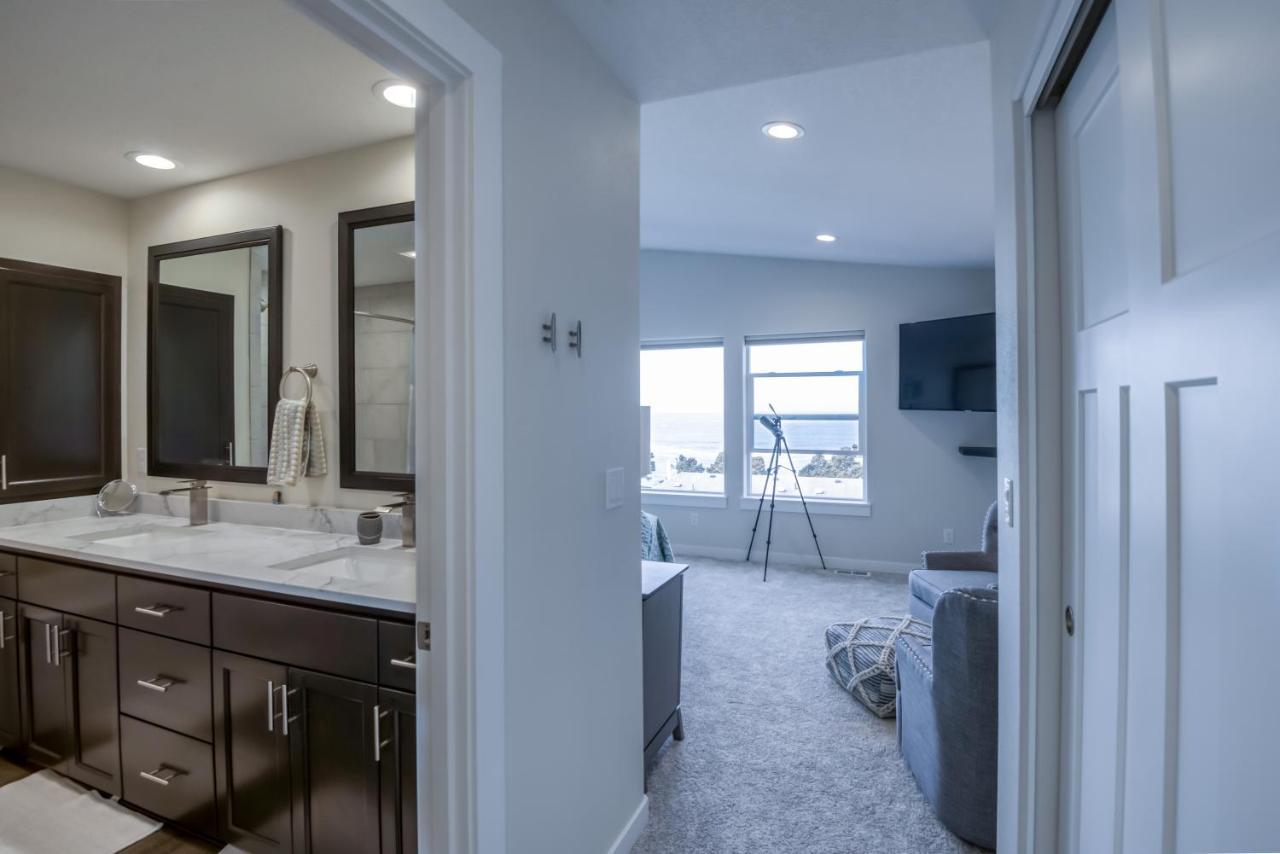 Oceanview Townhome - Pet Friendly - Sleeps 6 - King デポー・ベイ エクステリア 写真