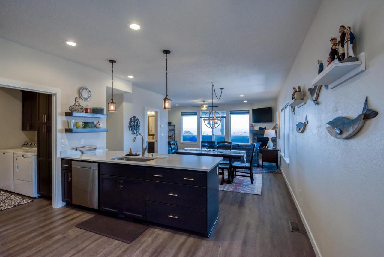 Oceanview Townhome - Pet Friendly - Sleeps 6 - King デポー・ベイ エクステリア 写真