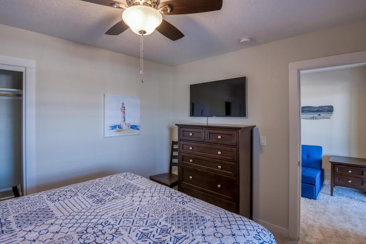 Oceanview Townhome - Pet Friendly - Sleeps 6 - King デポー・ベイ エクステリア 写真