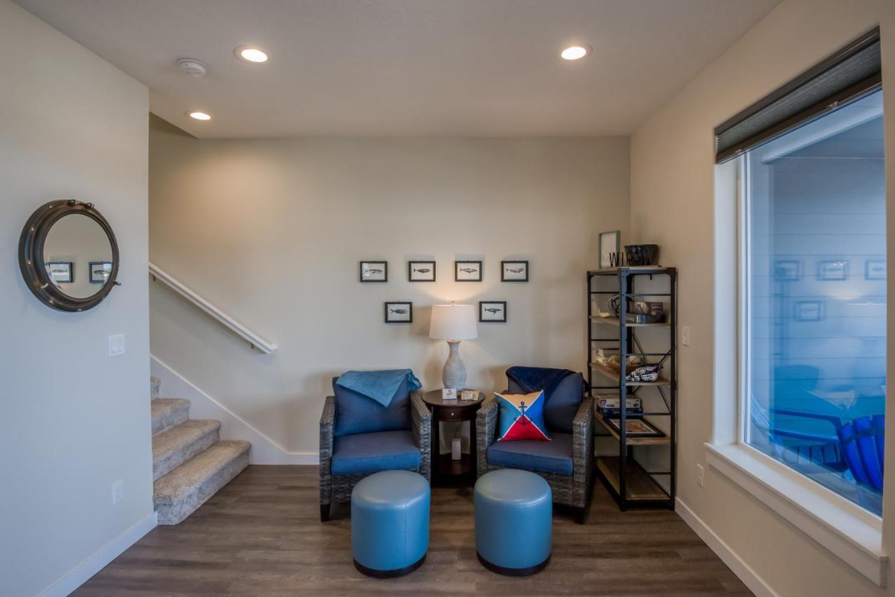 Oceanview Townhome - Pet Friendly - Sleeps 6 - King デポー・ベイ エクステリア 写真