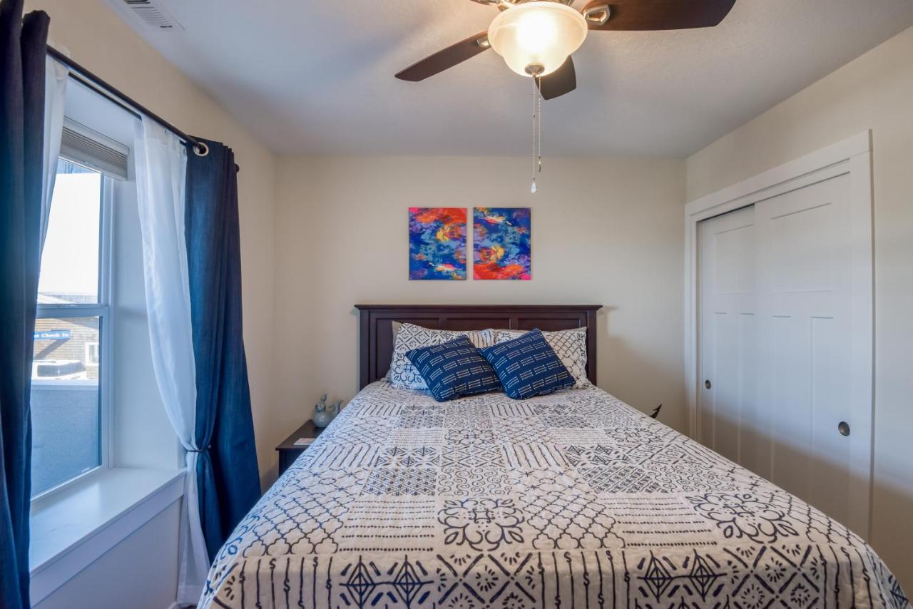Oceanview Townhome - Pet Friendly - Sleeps 6 - King デポー・ベイ エクステリア 写真