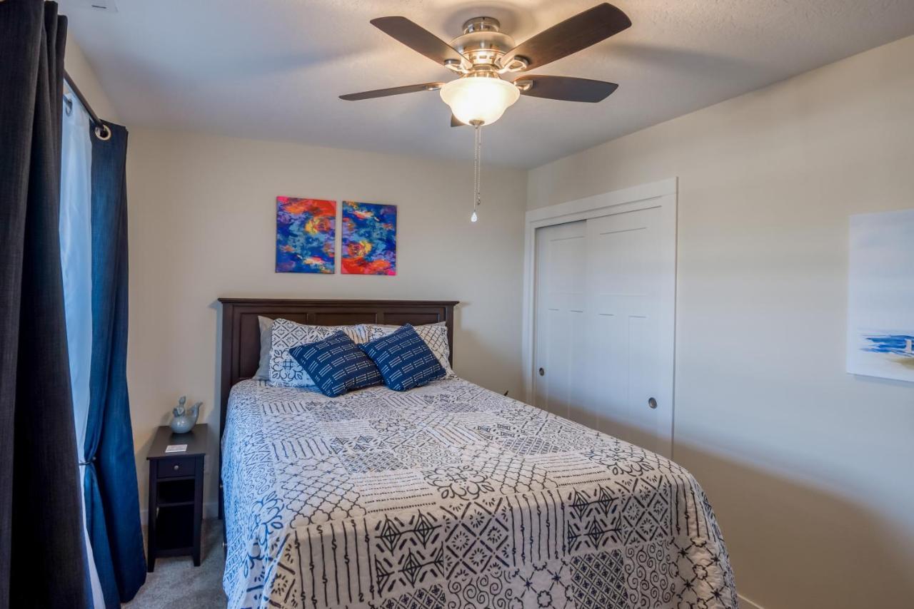 Oceanview Townhome - Pet Friendly - Sleeps 6 - King デポー・ベイ エクステリア 写真