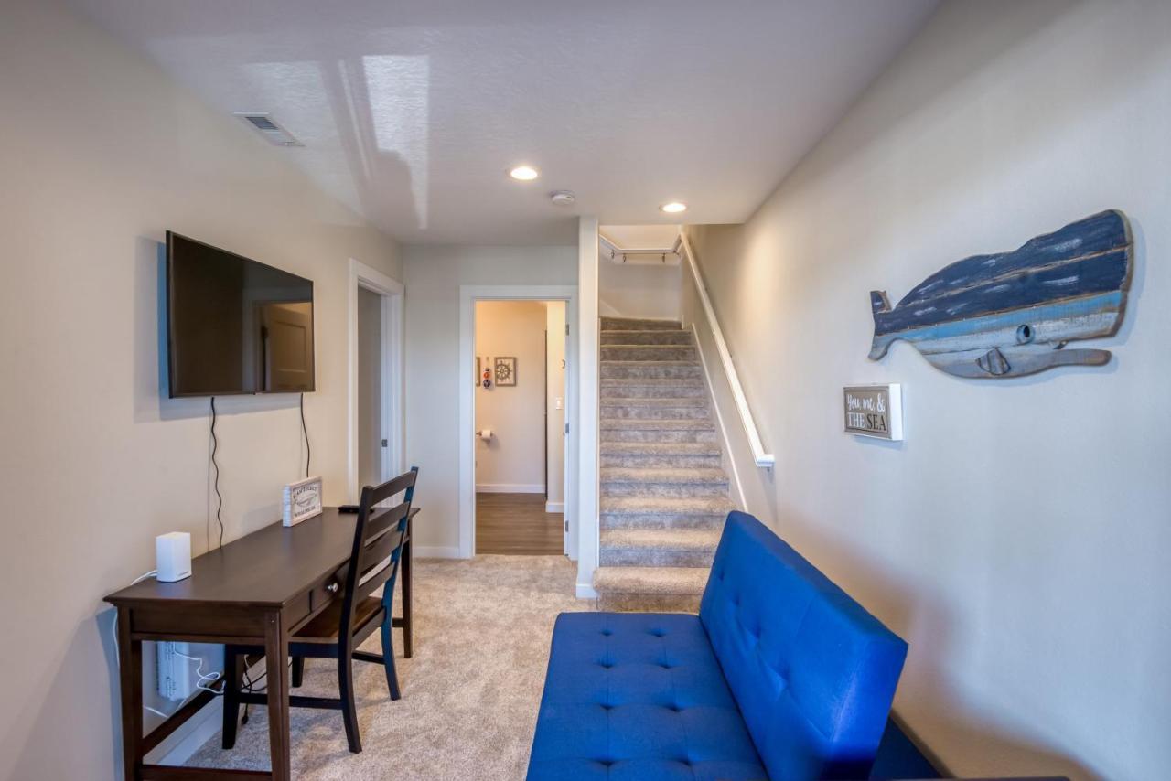 Oceanview Townhome - Pet Friendly - Sleeps 6 - King デポー・ベイ エクステリア 写真