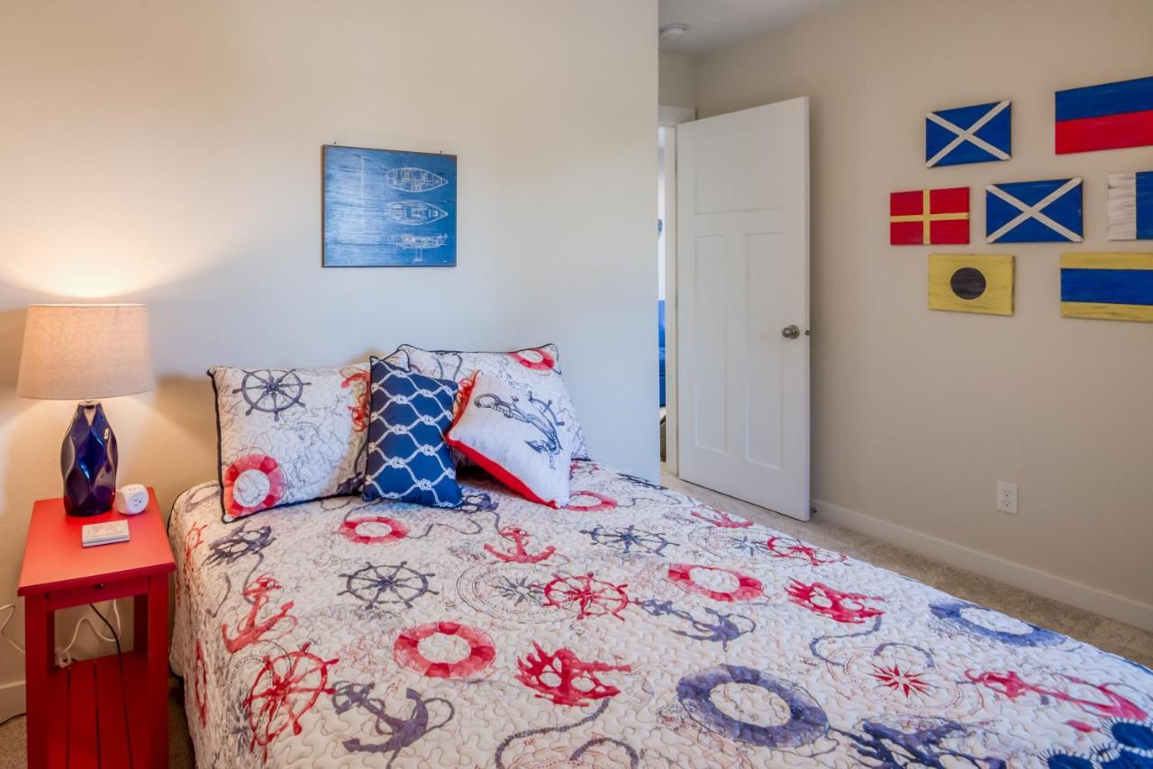 Oceanview Townhome - Pet Friendly - Sleeps 6 - King デポー・ベイ エクステリア 写真